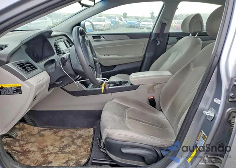 2016 Hyundai Sonata Hybrid z USA, uszkodzony, nr VIN KMHE24L15GA012026